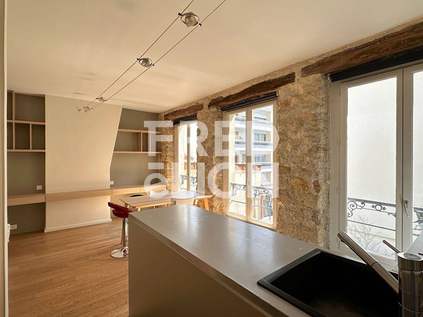 Appartement 1 pièce 27 m² · à Paris 15ème Arrondissement · 27 m² · 1 078 €
