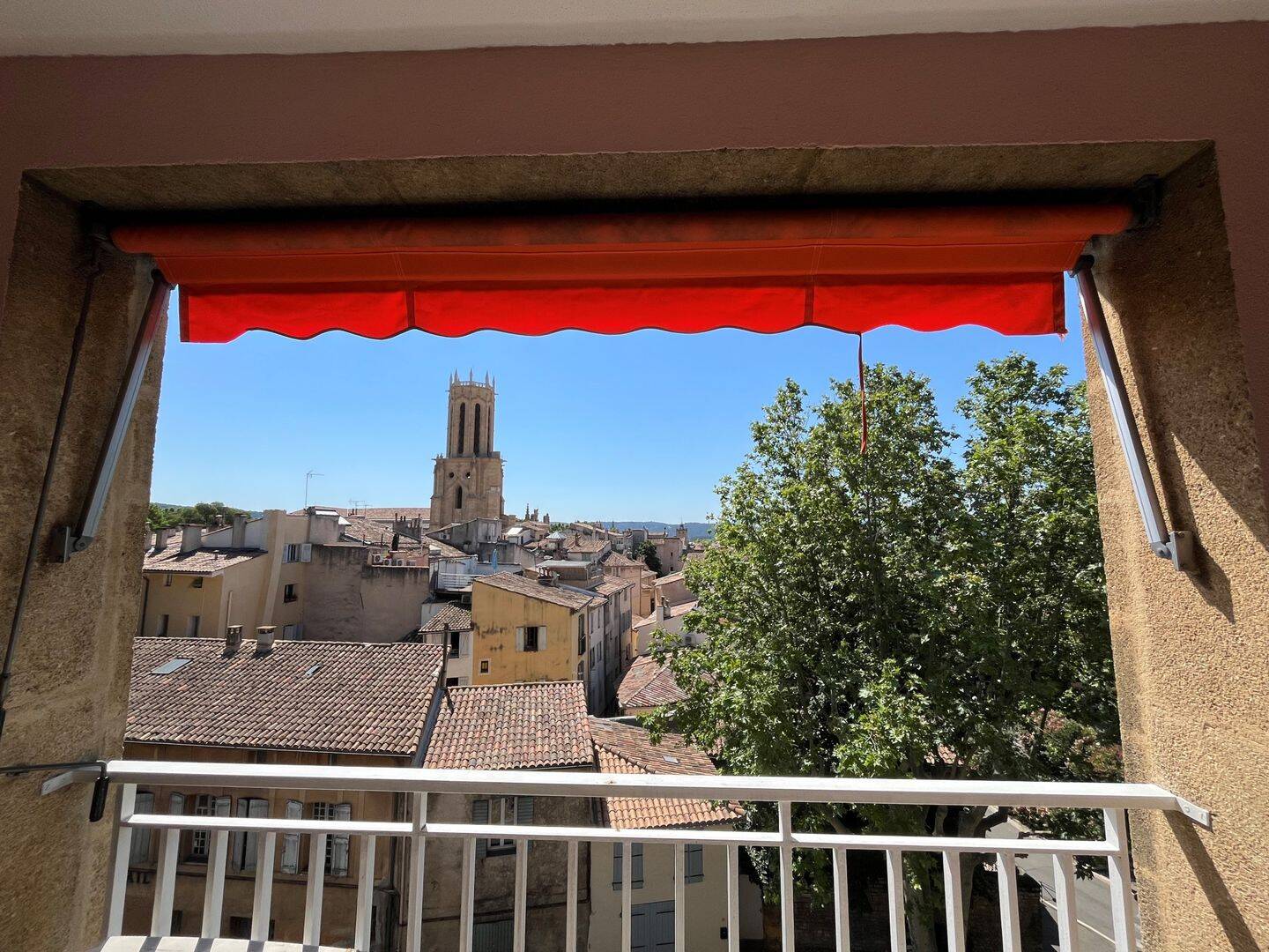 Appartement 4 pièces 118 m² · à Aix-en-Provence · 117,6 m² · 1 990 €