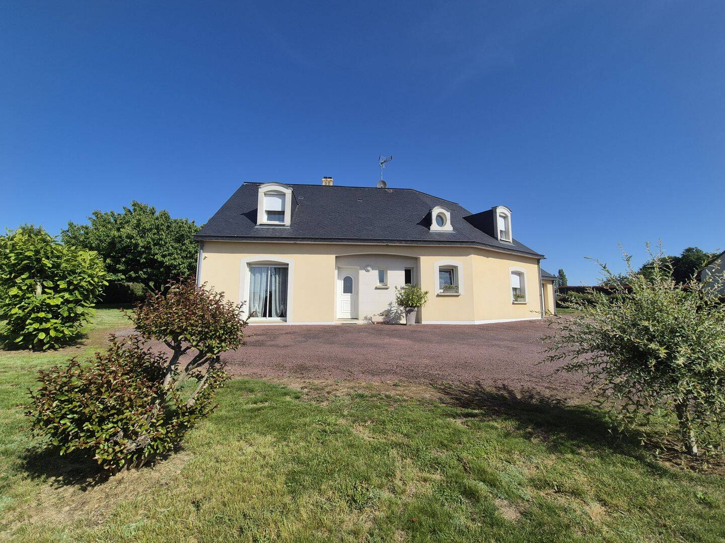 Maison 6 pièces 172 m² · à Auvers-le-Hamon · 172,2 m² · 312 000 €
