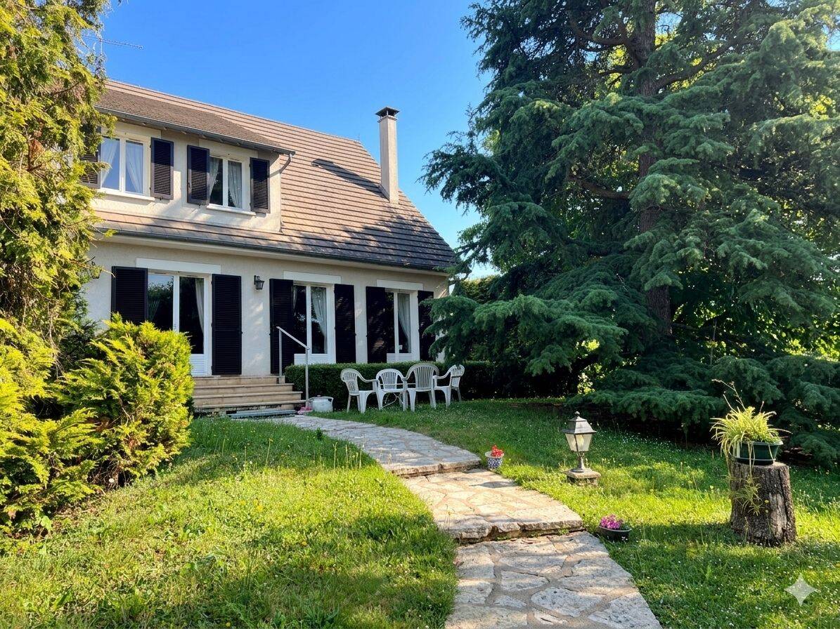 Maison 9 pièces 282 m² · à Villeneuve-sur-Yonne · 282 m² · 289 000 €