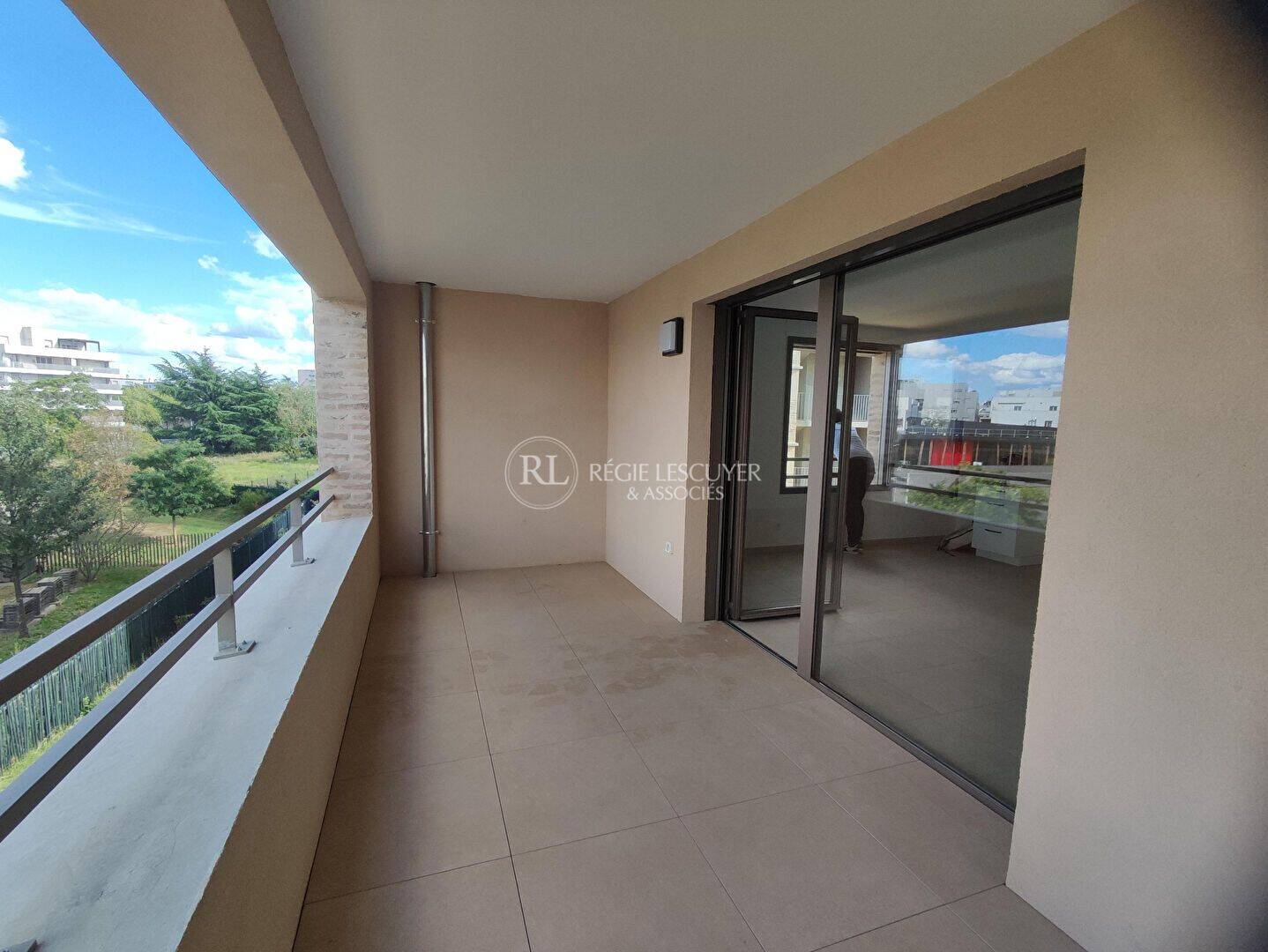 Appartement 3 pièces 69 m² · à Saint-Priest · 69 m² · 1 047 €/mois