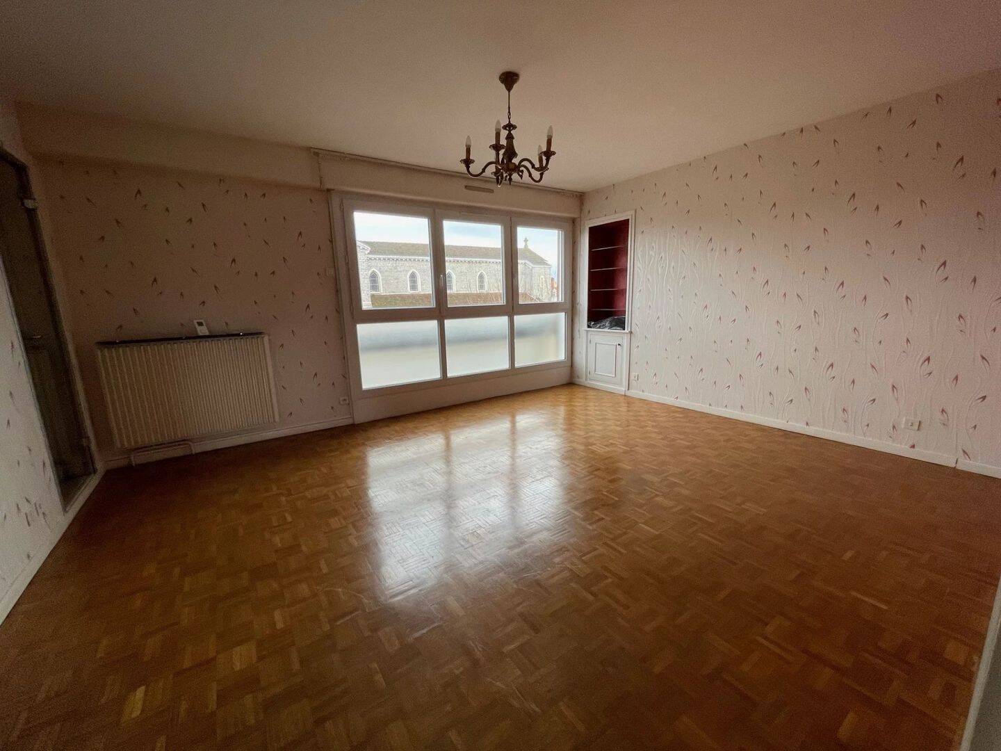 Appartement 4 pièces 93 m² · à Montceau-les-Mines · 92,5 m² · 698 €