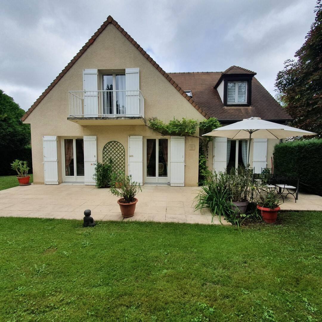 Maison 6 pièces 159 m² · à L'Étang-la-Ville · 159 m² · 925 000 €