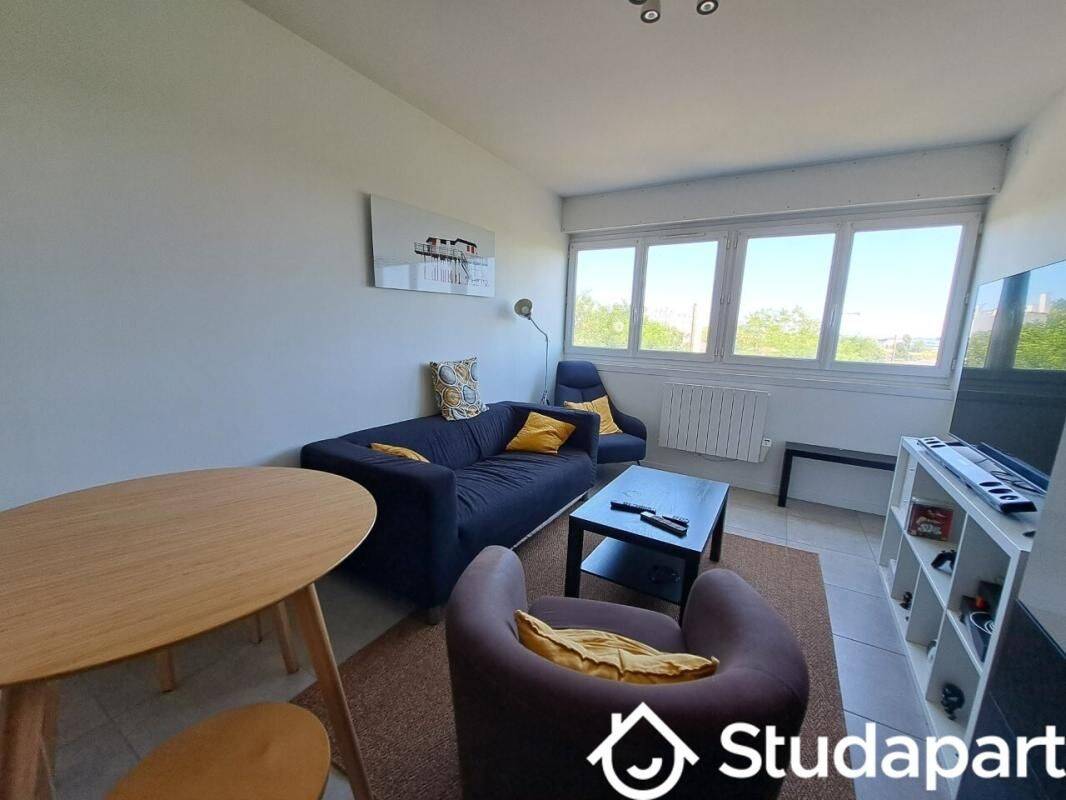 1 pièce 11 m² · à Le Bouscat · 11 m² · 550 €
