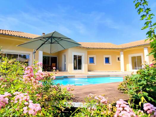 Maison à vendre 695 000 € 8 pièces 4 chambres 252 m² 4 500 m² de terrain Zone d'Activité du Grand Large Saint-Benoît 86280