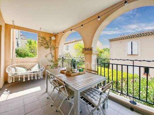 Appartement à vendre 239 000 € 3 pièces 2 chambres 56 m² Étage 1/3 Mallemort 13370