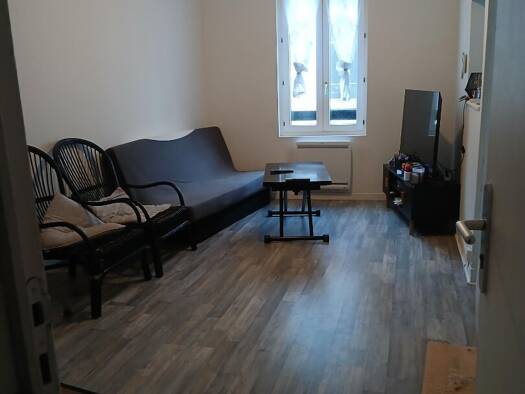 Appartement à louer 524 € 3 pièces 2 chambres 44 m² Étage 1/2 Le Centre Fécamp 76400