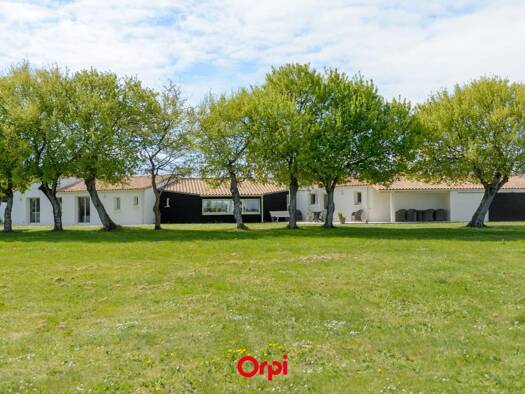 Maison à vendre 1 141 000 € 6 pièces 5 chambres 220 m² 4 007 m² de terrain Nord Nieul-sur-Mer 17137