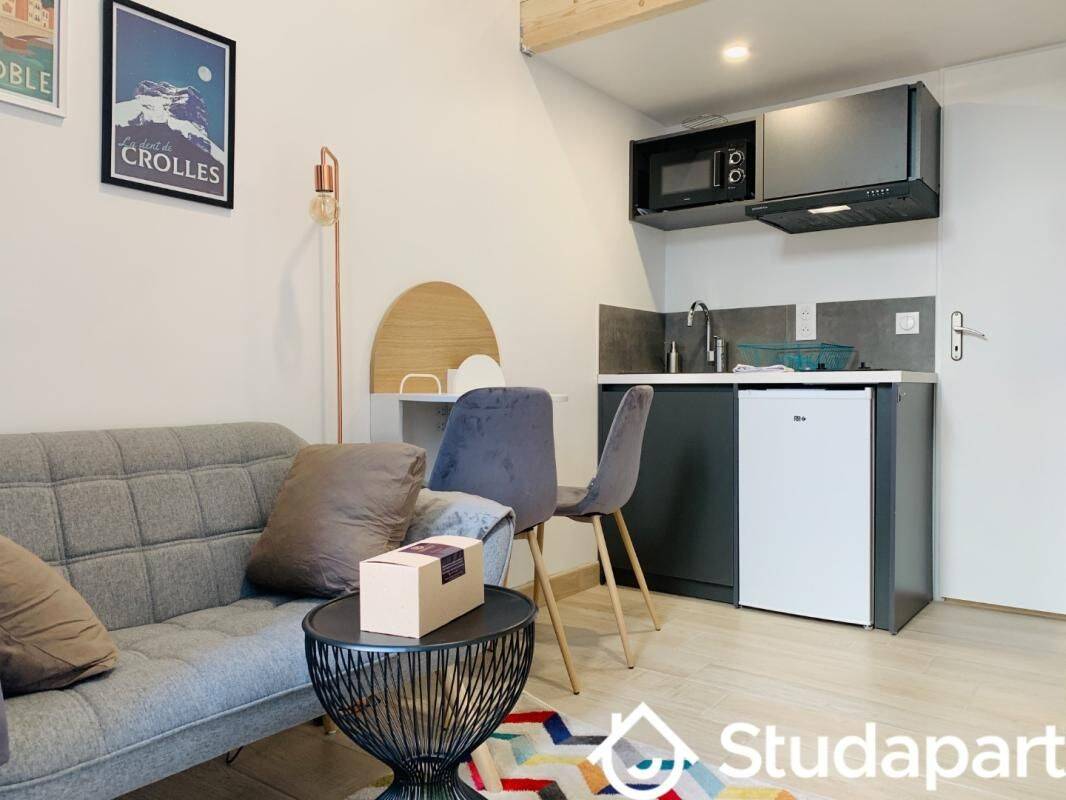Appartement 1 pièce 15 m² · à Grenoble · 15 m² · 747 €
