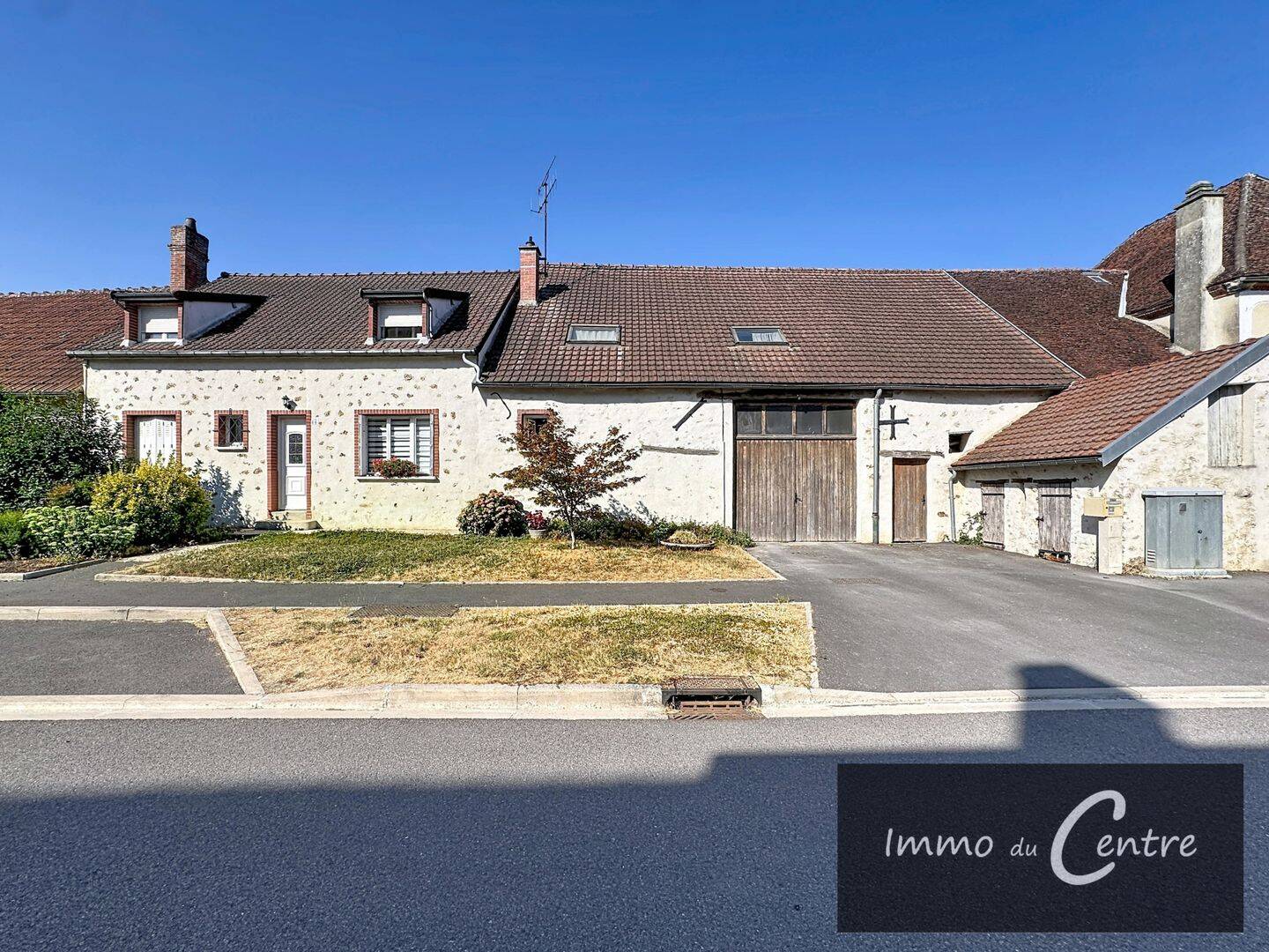 Maison 9 pièces 240 m² · à Montmirail · 240 m² · 235 000 €