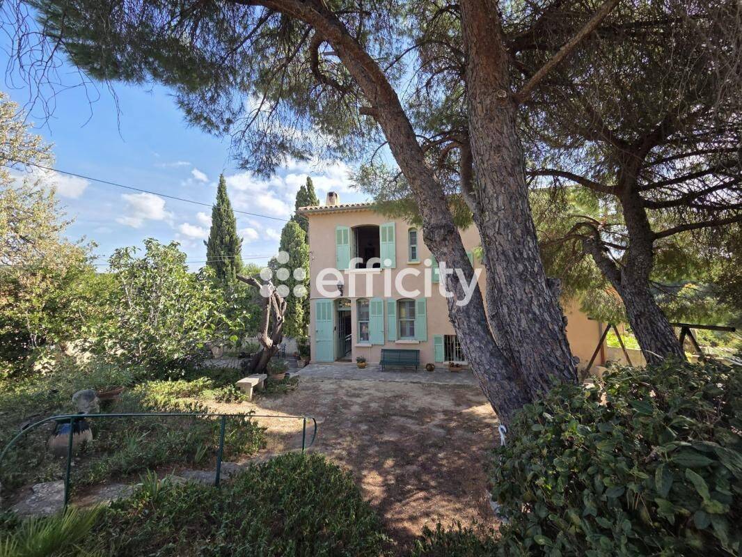 Maison 9 pièces 226 m² · à La Ciotat · 226 m² · 1 196 000 €