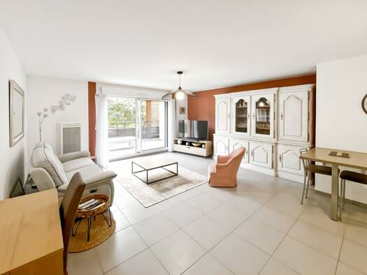 Appartement à vendre 436 000 € 3 pièces 2 chambres 68,6 m² Étage 1/2 Saint Mitre les Granettes Pey Blanc Aix-en-Provence 13090