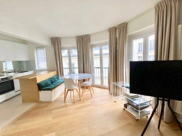 Appartement 2 pièces 42 m² · à Paris 5ème Arrondissement · 42 m² · 2 300 €