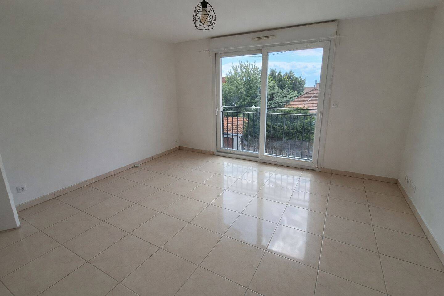 Appartement 2 pièces 45 m² · à Chennevières-sur-Marne · 45 m² · 910 €