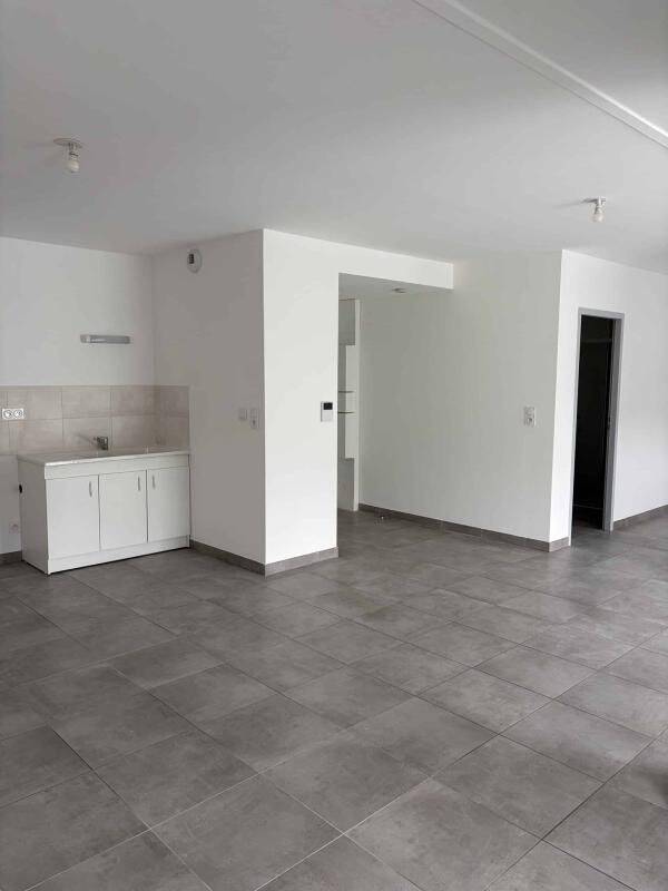 Appartement 5 pièces 52 m² · à Vernou-la-Celle-sur-Seine · 52 m² · 615 €