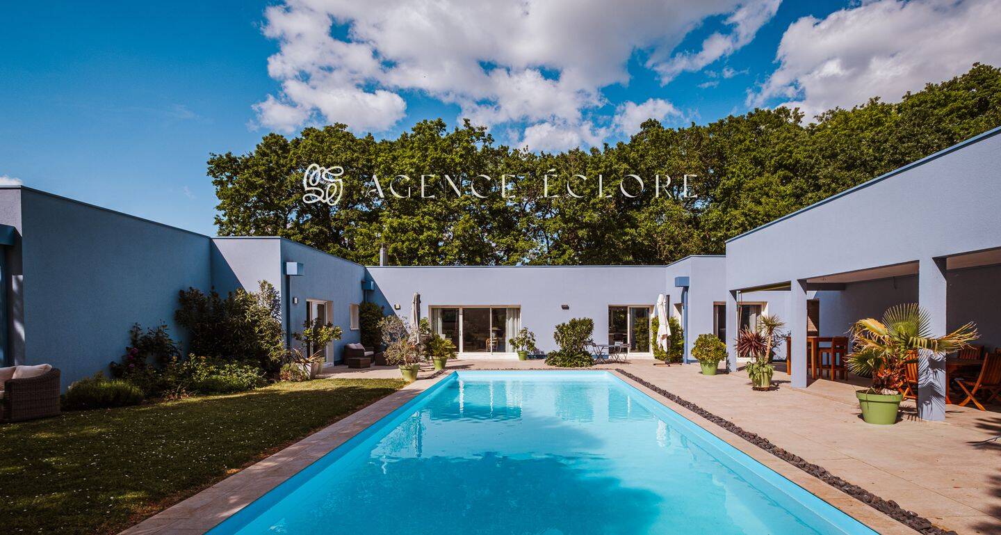 Maison 6 pièces 195 m² · à La Foye-Monjault · 195 m² · 449 000 €