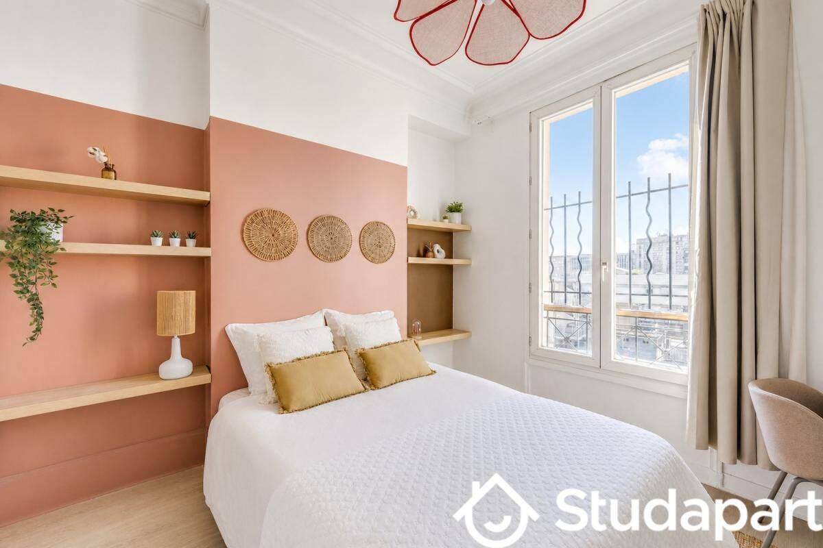 1 pièce 10 m² · à Paris 10ème Arrondissement · 10 m² · 930 €