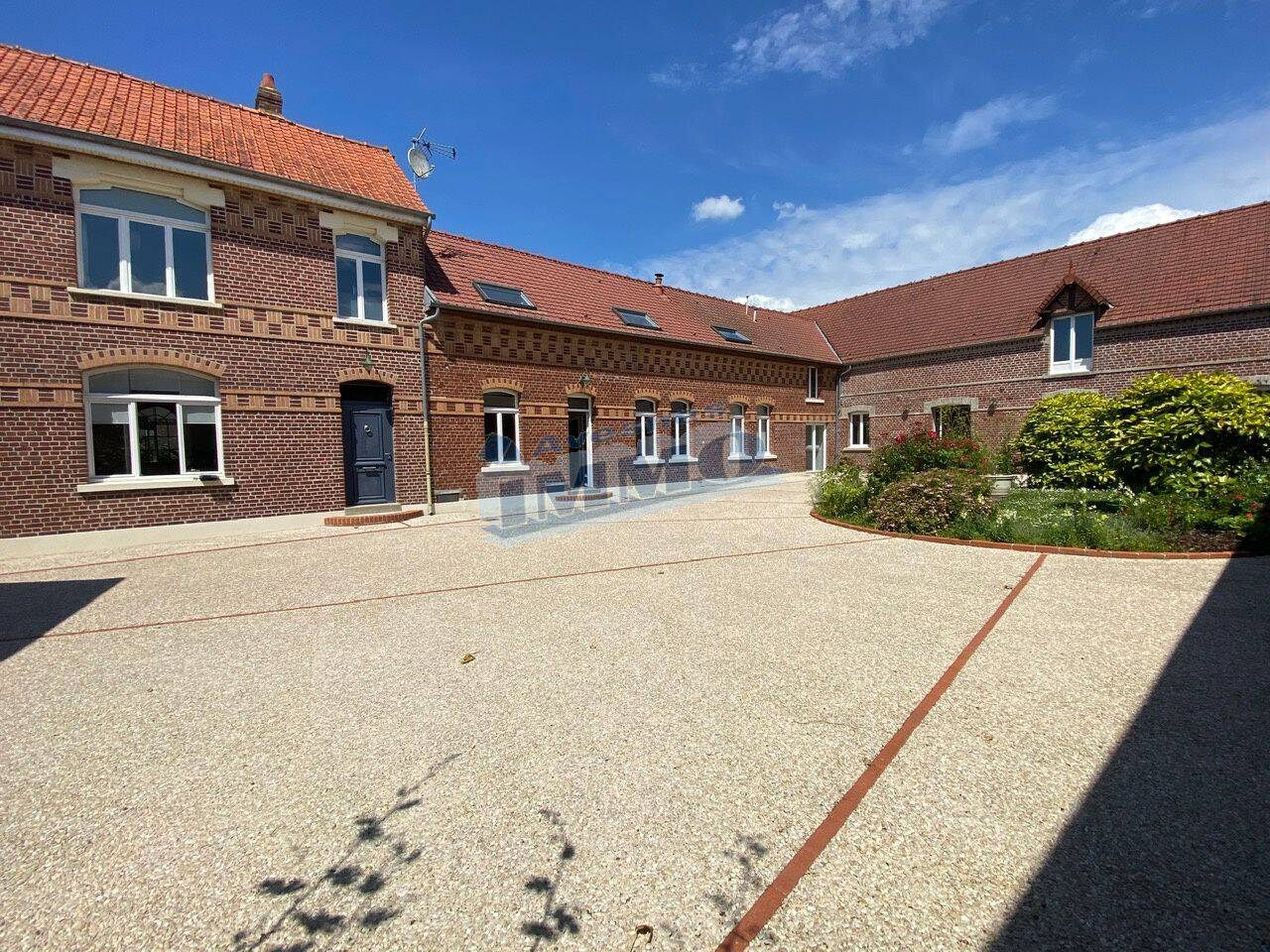 Maison 10 pièces 364 m² · à Doullens · 364 m² · 561 600 €