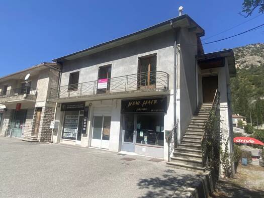 Appartement à vendre 229 000 € 5 pièces 1 chambre 124 m² 1er étage Puget-Théniers 06260