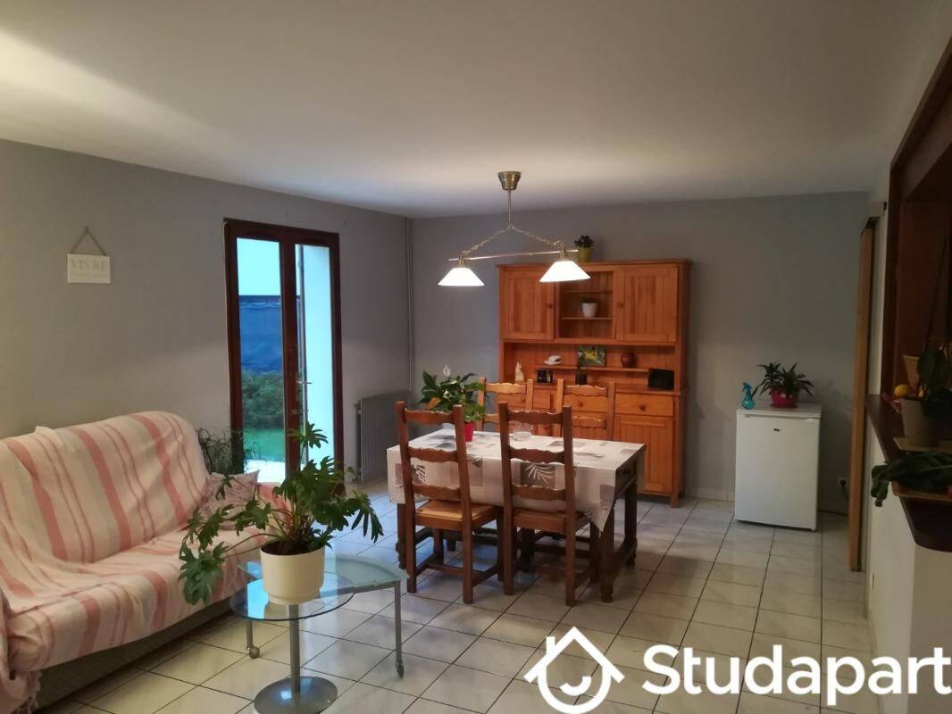 Maison 5 pièces 110 m² · à Saint-Germain-la-Blanche-Herbe · 110 m² · 561 €