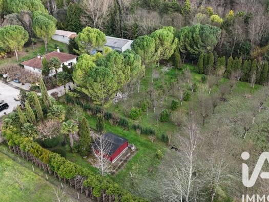 Demeure à vendre 247 000 € 5 pièces 3 chambres 93 m² 25 964 m² de terrain Cherves-Richemont 16370