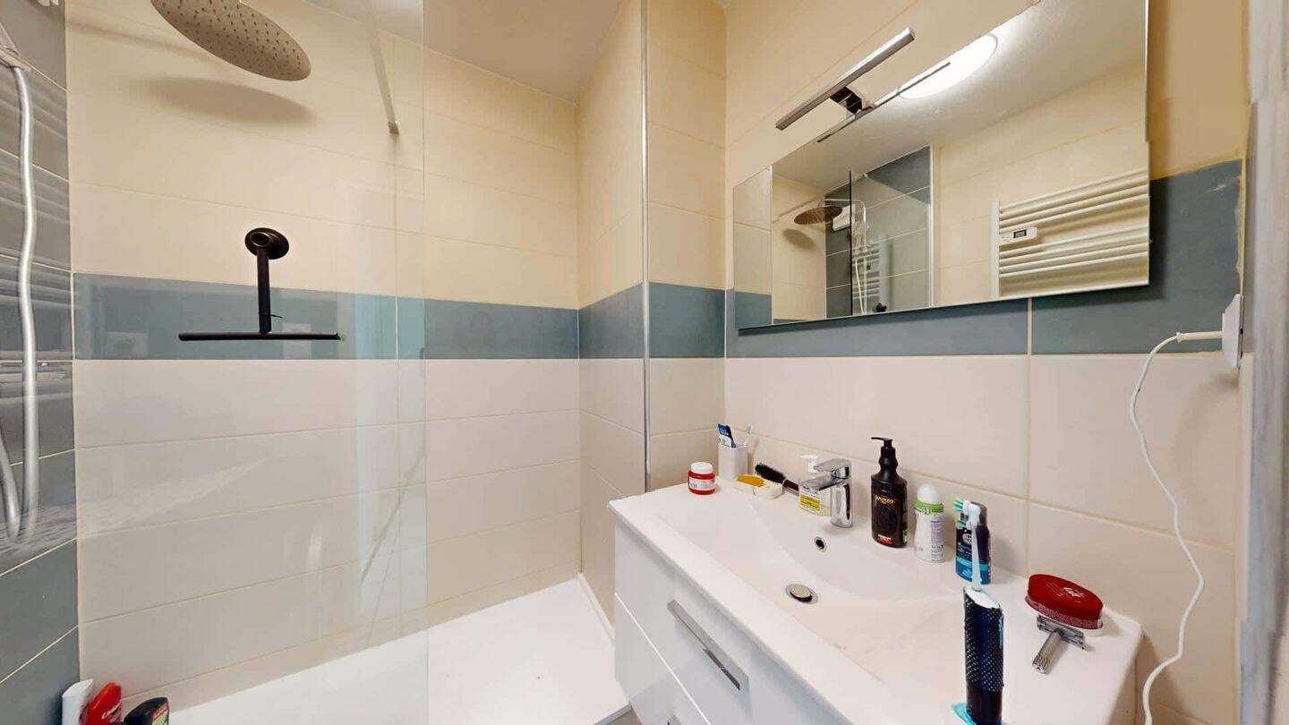 Room in Route de Seysses, Toulouse for 74 m² with 4 bedrooms - C — 14