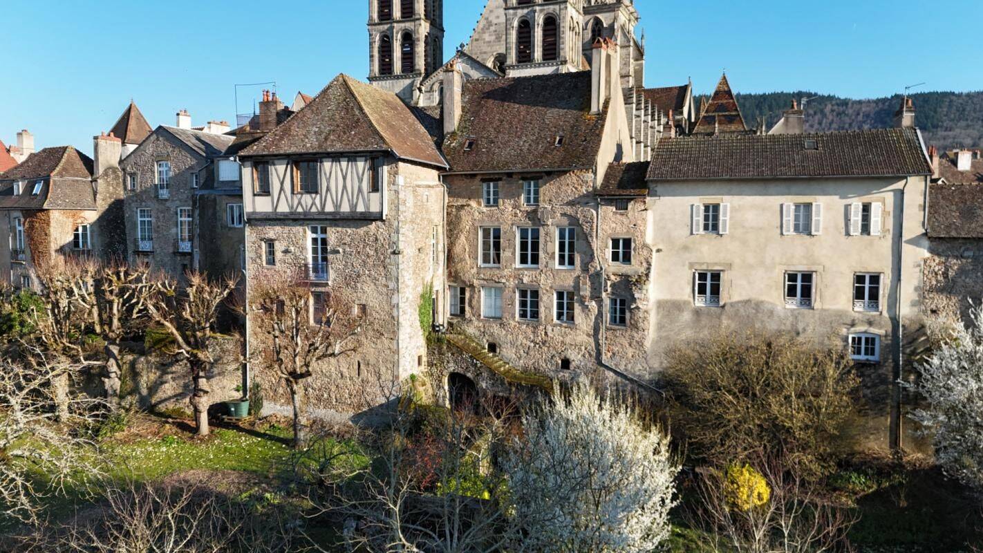Maison 13 pièces 350 m² · à Autun · 350 m² · 295 000 €