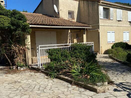 Maison à louer 1 750 € 3 pièces 90 m² Ouest-La Plaine Gémenos 13420