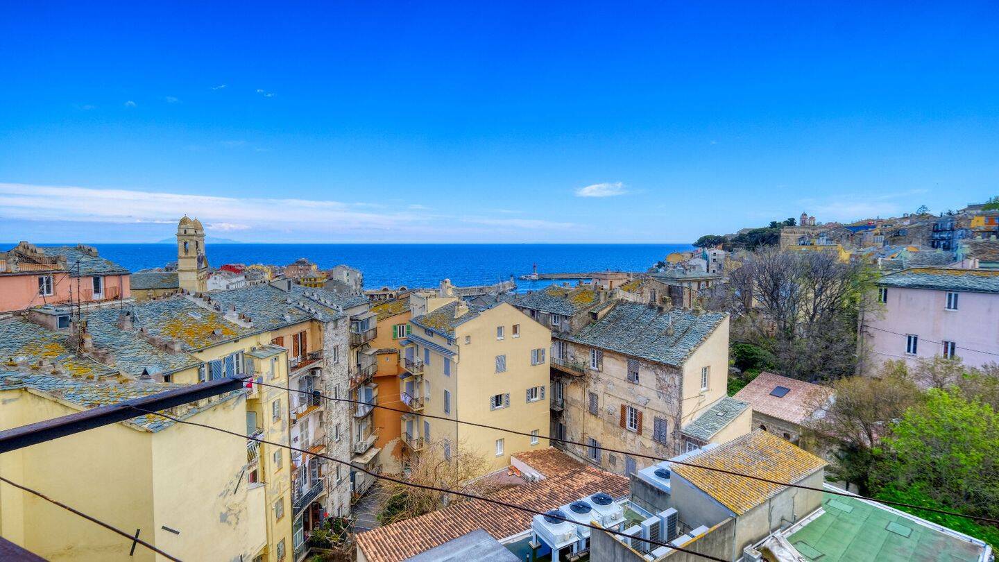 Appartement 4 pièces 118 m² · à Bastia · 118 m² · 350 000 €
