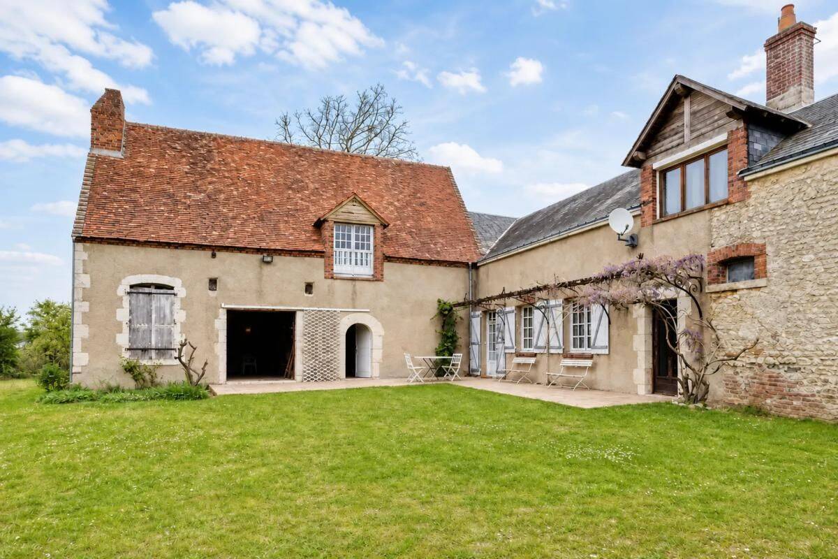 Maison 10 pièces 294 m² · à Moisy · 294 m² · 299 000 €