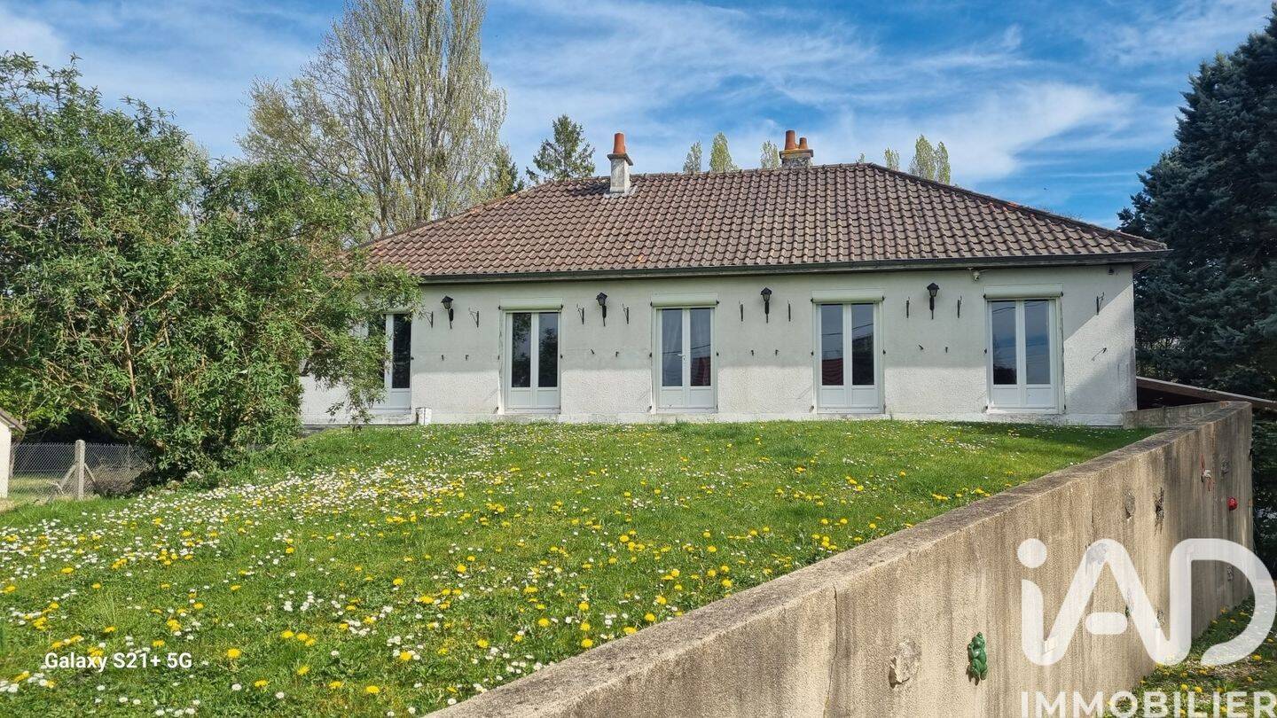 Maison 9 pièces 192 m² · à Oussoy-en-Gâtinais · 192 m² · 215 000 €