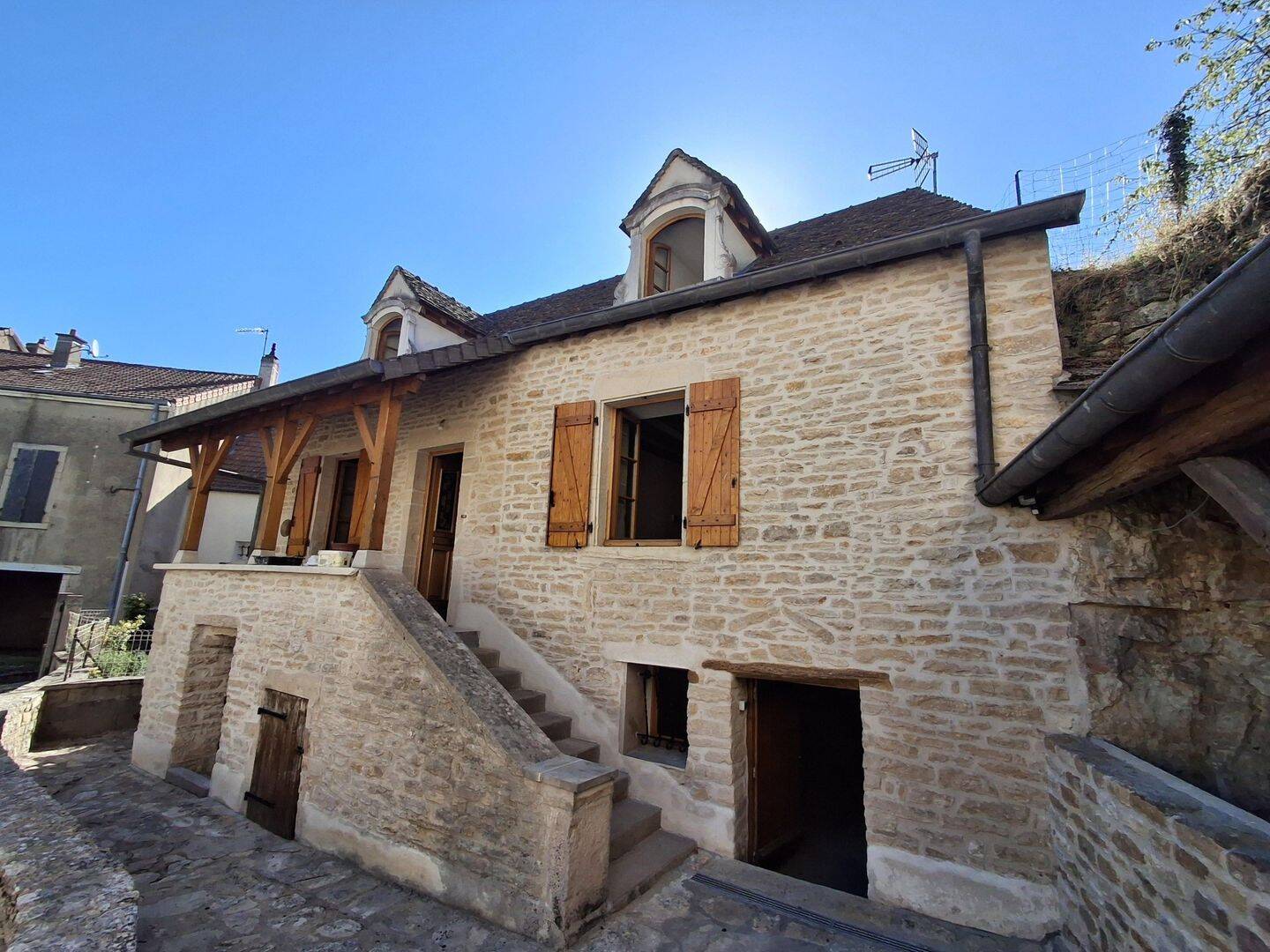Maison 4 pièces 68 m² · à Rully · 68 m² · 800 €