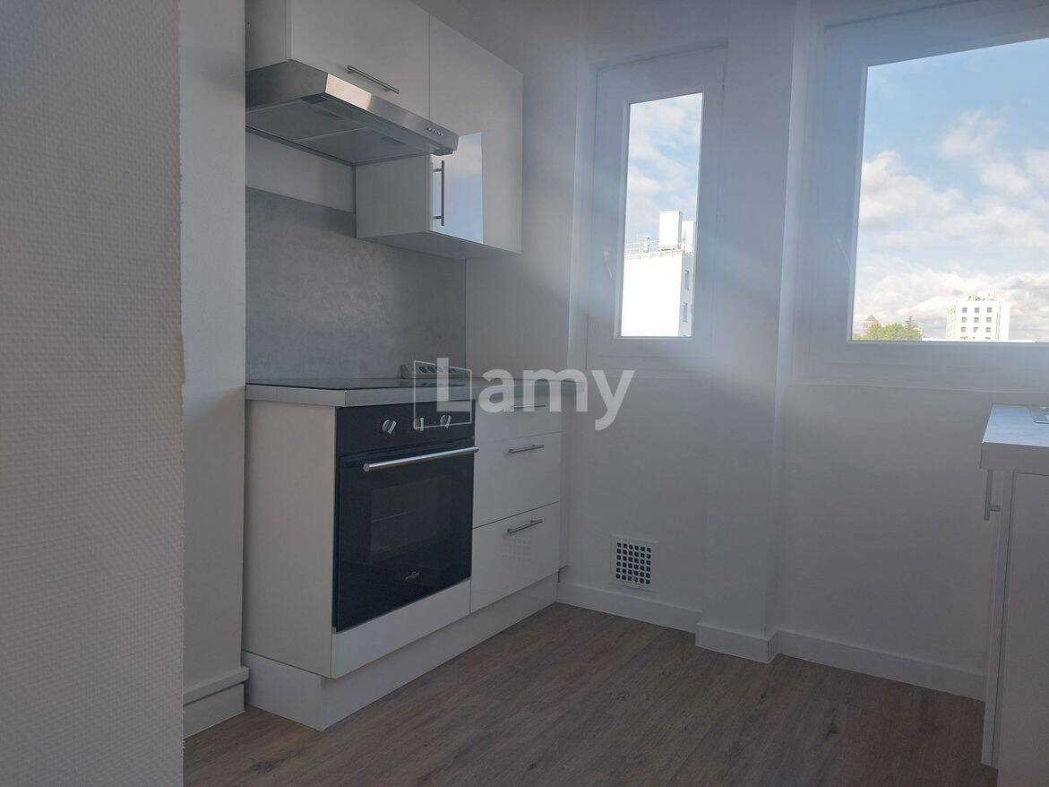 Appartement 4 pièces 67 m² · à Villeurbanne · 67,2 m² · 950 €
