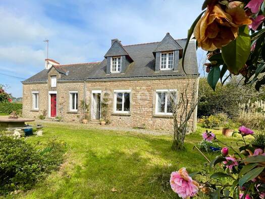 Maison à vendre 254 400 € 4 pièces 2 chambres 99 m² 2 342 m² de terrain Colpo 56390