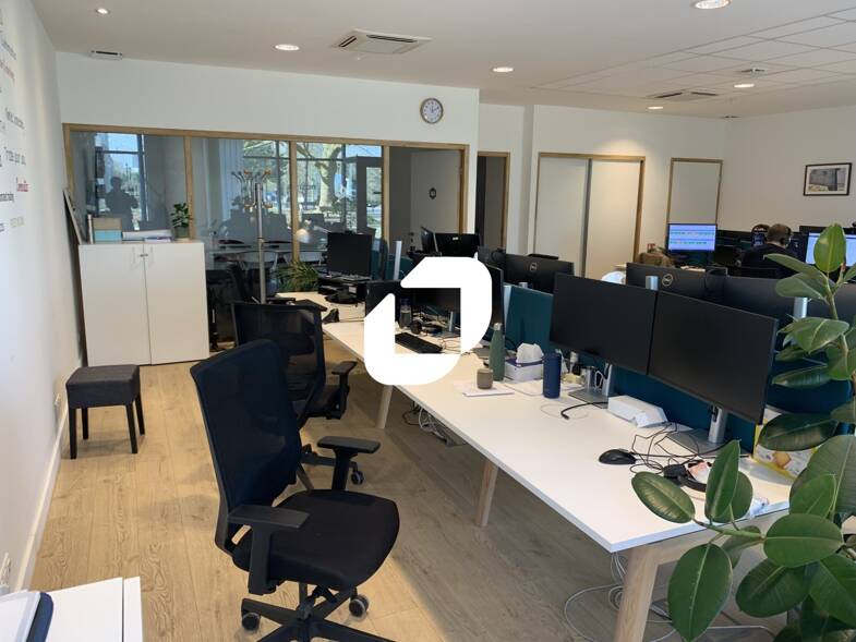 Local commercial à louer 2 400 € 102 m² de surface de vente Nantes 44200