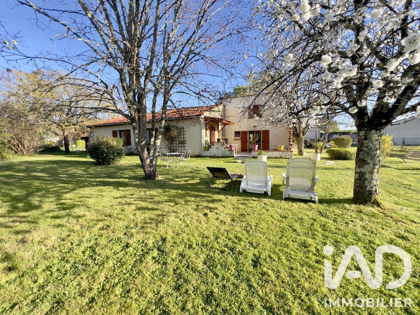 Maison 6 pièces 134 m² · à Saint-Pierre-de-Clairac · 134 m² · 239 000 €