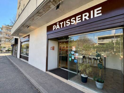 Local commercial à vendre 310 000 € 109 m² de surface de vente Centre Décines-Charpieu 69150