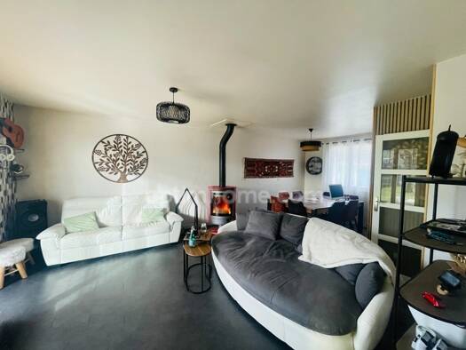 Maison de plain-pied à vendre 239 000 € 3 pièces 2 chambres 87 m² 1 063 m² de terrain Cuzieu 01300