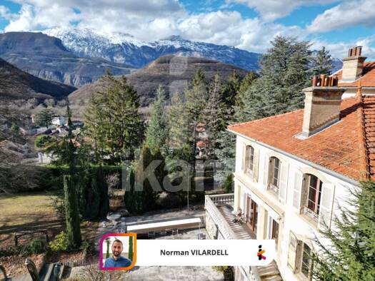 Maison à vendre 649 000 € 10 pièces 6 chambres 246 m² 4 950 m² de terrain Saint-Georges-de-Commiers 38450