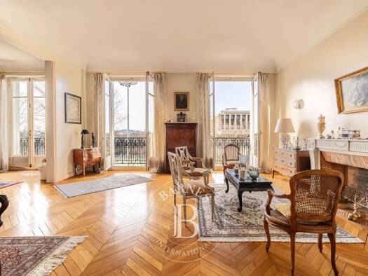 Appartement à vendre 3 280 000 € 9 pièces 6 chambres 341,8 m² Étage 3/5 Porte Dauphine Paris 16ème arrondissement 75016
