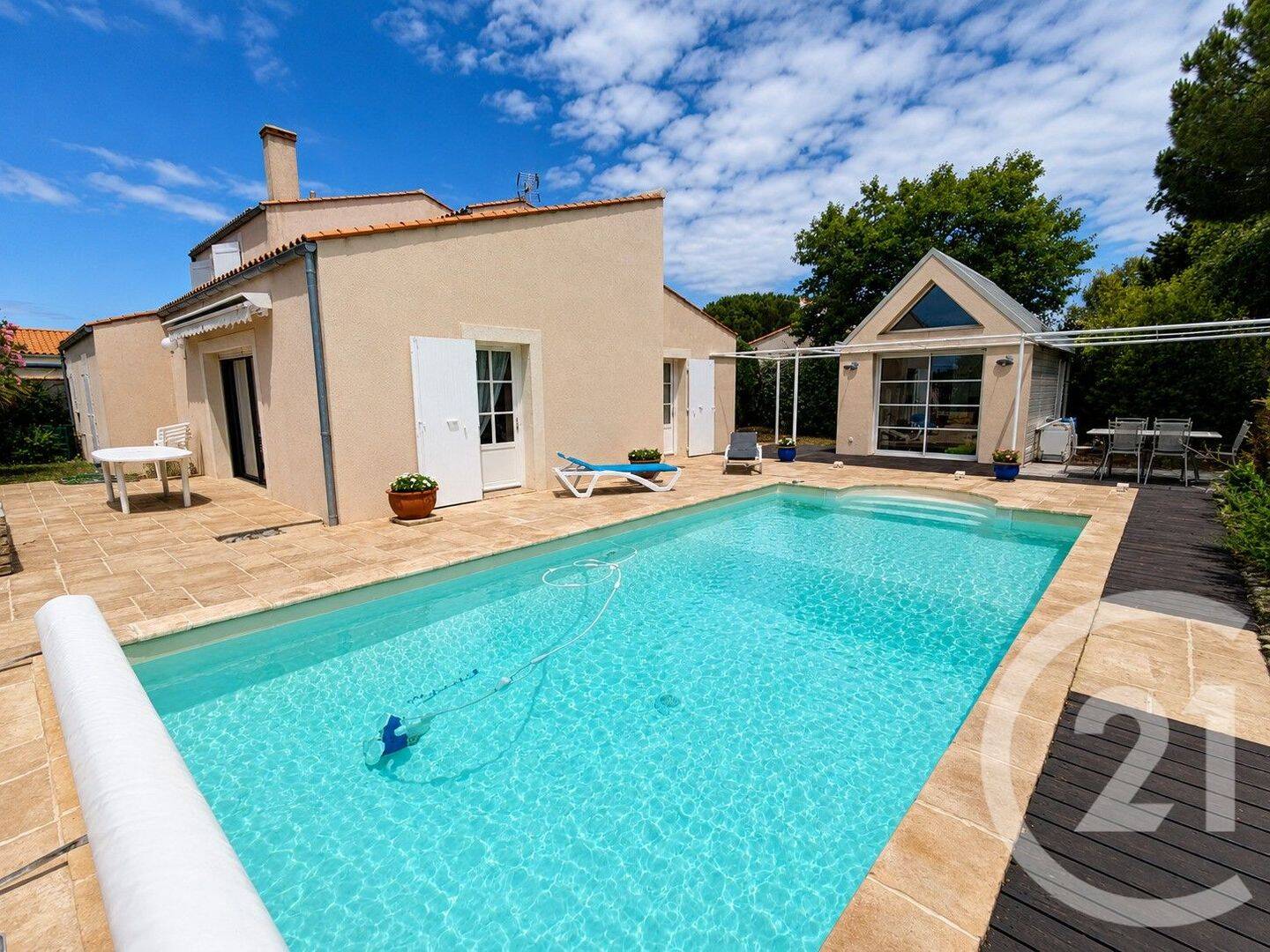 Maison 6 pièces 142 m² · à Lagord · 142,4 m² · 600 000 €