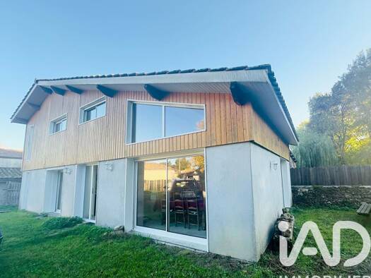 Maison à vendre 235 000 € 5 pièces 4 chambres 110 m² 396 m² de terrain Saint-Laurent-Médoc 33112