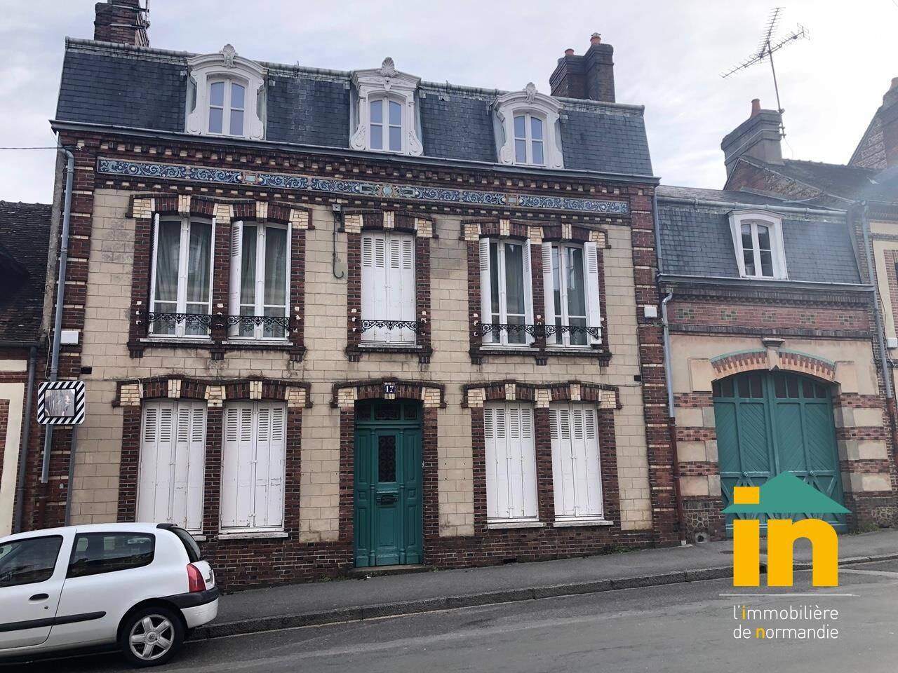 Maison 8 pièces 221 m² · à L'Aigle · 221 m² · 275 000 €