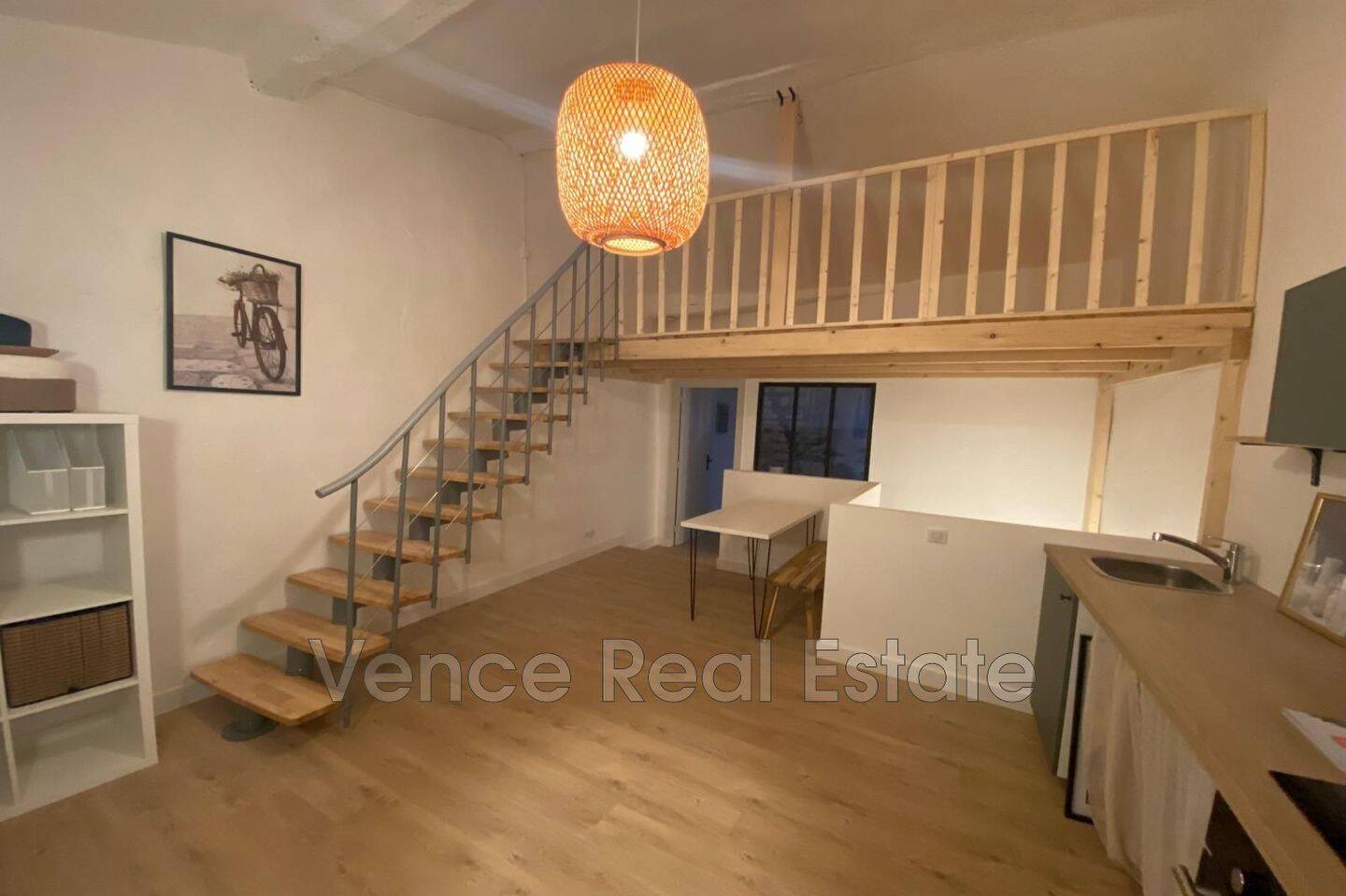 Appartement 3 pièces 50 m² · à Vence · 50 m² · 1 050 €