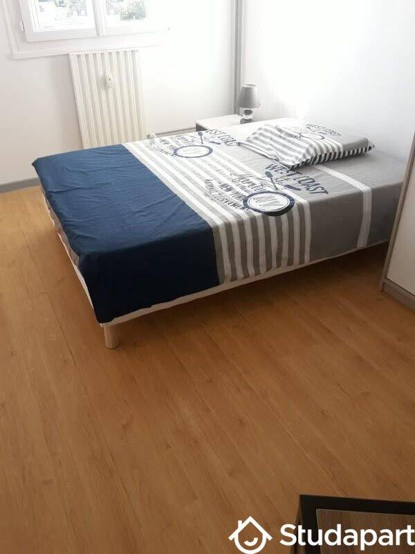 1 pièce 12 m² · à Compiègne · 12 m² · 450 €