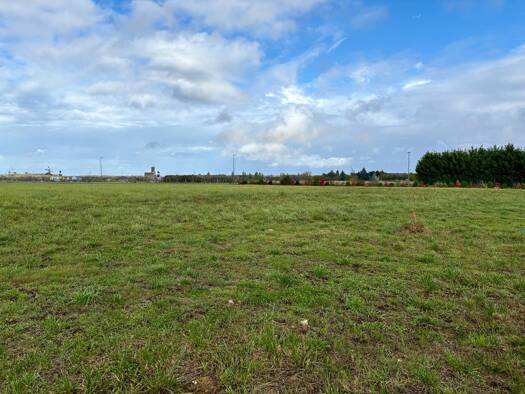 Terrain constructible viabilisé à vendre 80 240 € 627 m² de terrain Neuillé-Pont-Pierre 37360