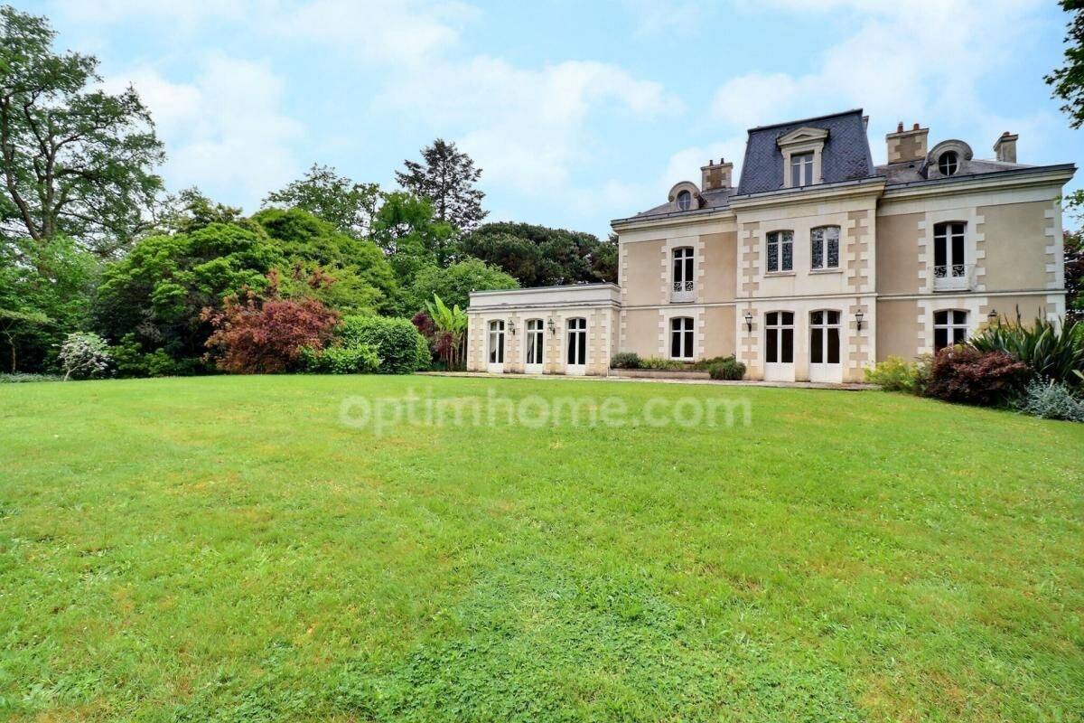 Maison 23 pièces 613 m² · à La Chapelle-sur-Erdre · 613 m² · 1 995 000 €