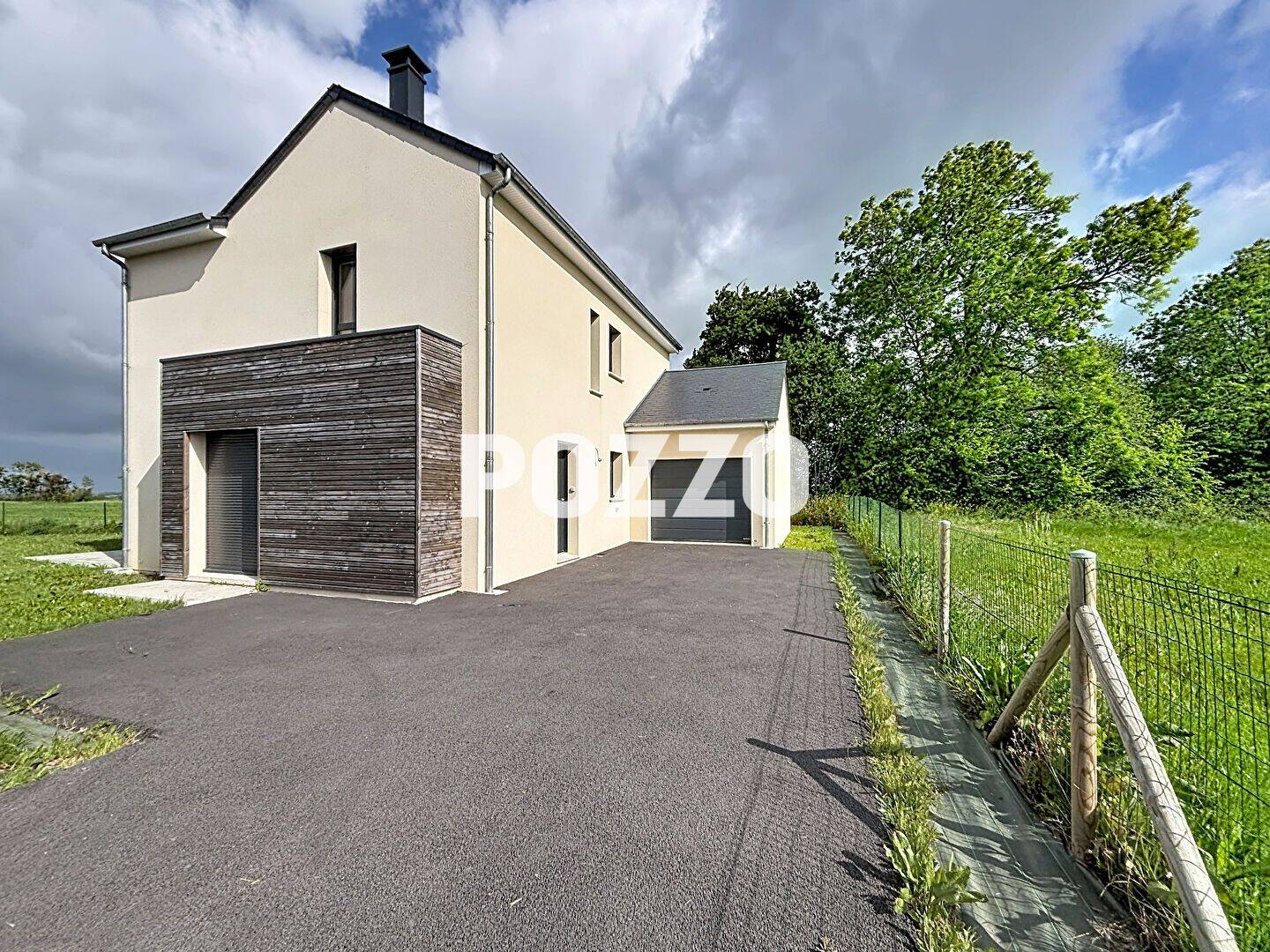 Maison 6 pièces 119 m² · à Bayeux · 118,5 m² · 1 400 €