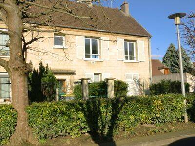 Appartement 5 pièces 85 m² · à Saint-Maximin · 85 m² · 1 170 €
