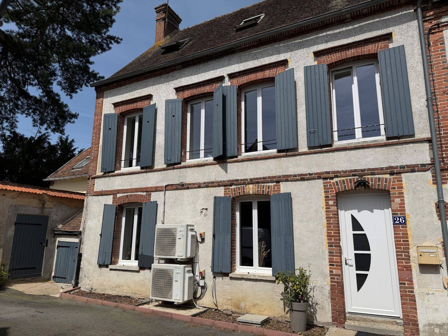 Maison 7 pièces 156 m² · à Châteauneuf-en-Thymerais · 155,8 m² · 215 000 €